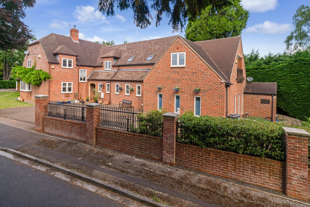 8 Wykham Gardens